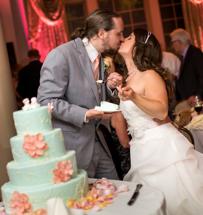Joseph-Ambler-Inn-Wedding-Cake-Photography