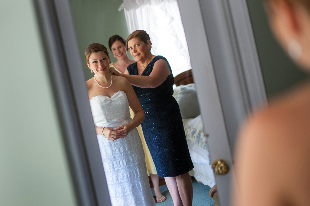 Wedding-Getting-Ready-Mother-Daughter