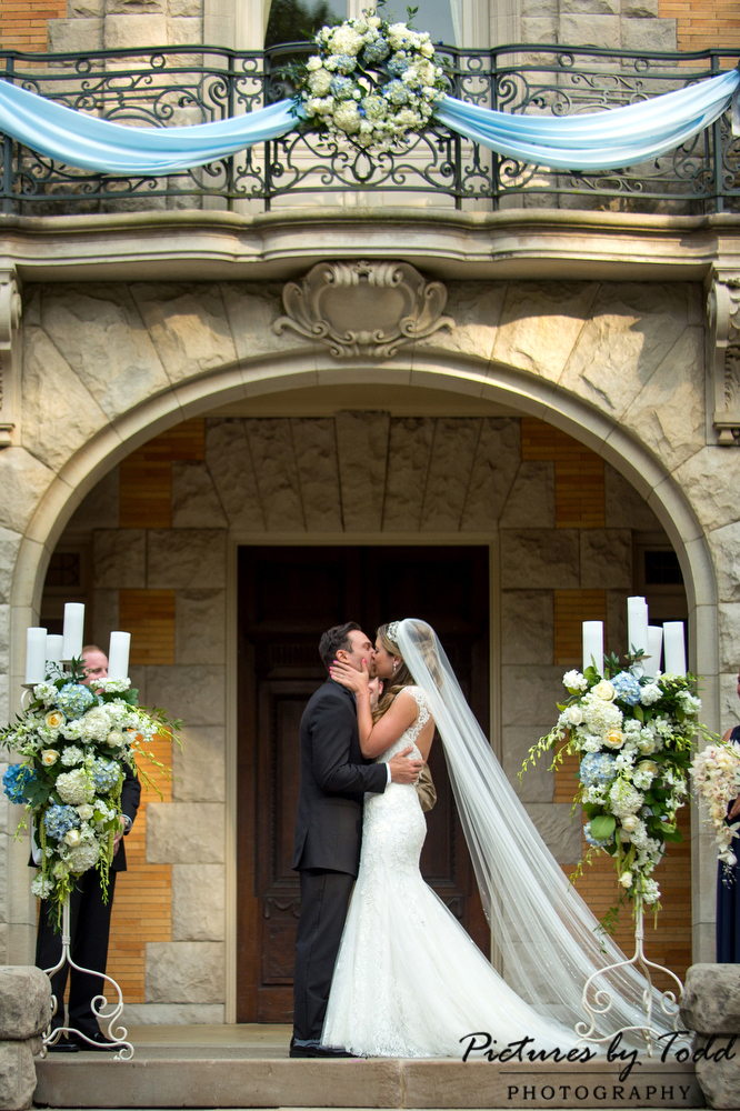 Bride-and-Groom-Kiss-Cairnwood-Estate-Just-Married-pictures-by-todd