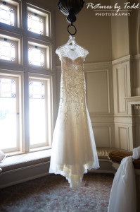 Gorgeous Wedding dress Monique Lhuillier Cairnwood Estate Beading Embroidery Main line photographer