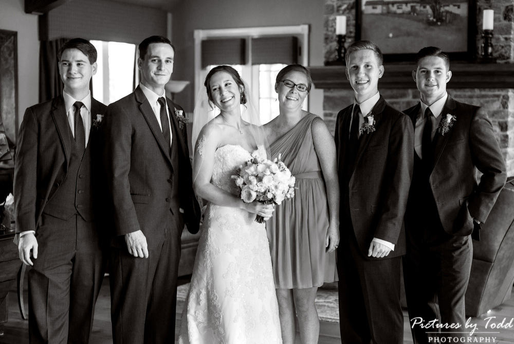 Family-Portraits-Wedding-Day-Philadelphia-Photographer