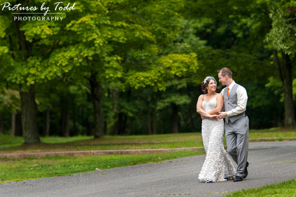 bride-and-groom-outdoor-park-wedding