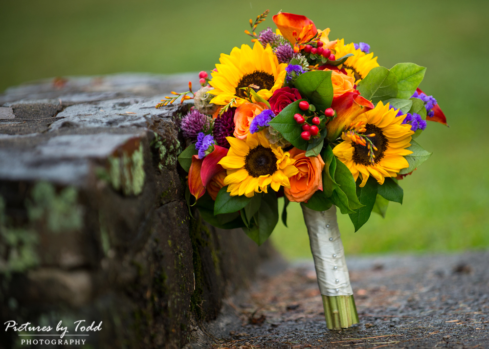 Norma-Stuthers-Flower-Design-Sunflowers-Wedding