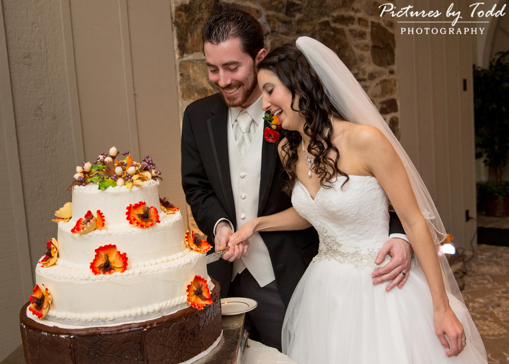 Old-Mill-Wedding-Fall-Themed-Cake