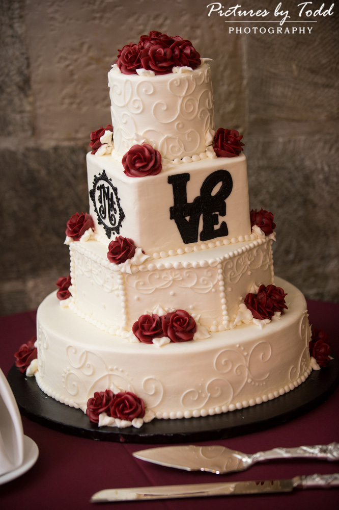 Love-Wedding-Cake