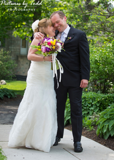 Just-Married-Cairnwood-Bride-and-Groom-La-Petite-Fleur