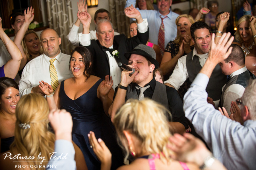 Grand-Central-Wedding-Band-Merion-Tribute-House