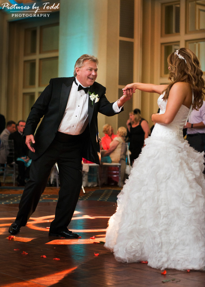 philadelphia-marriott-downtown-wedding-Father-Dance-Photography