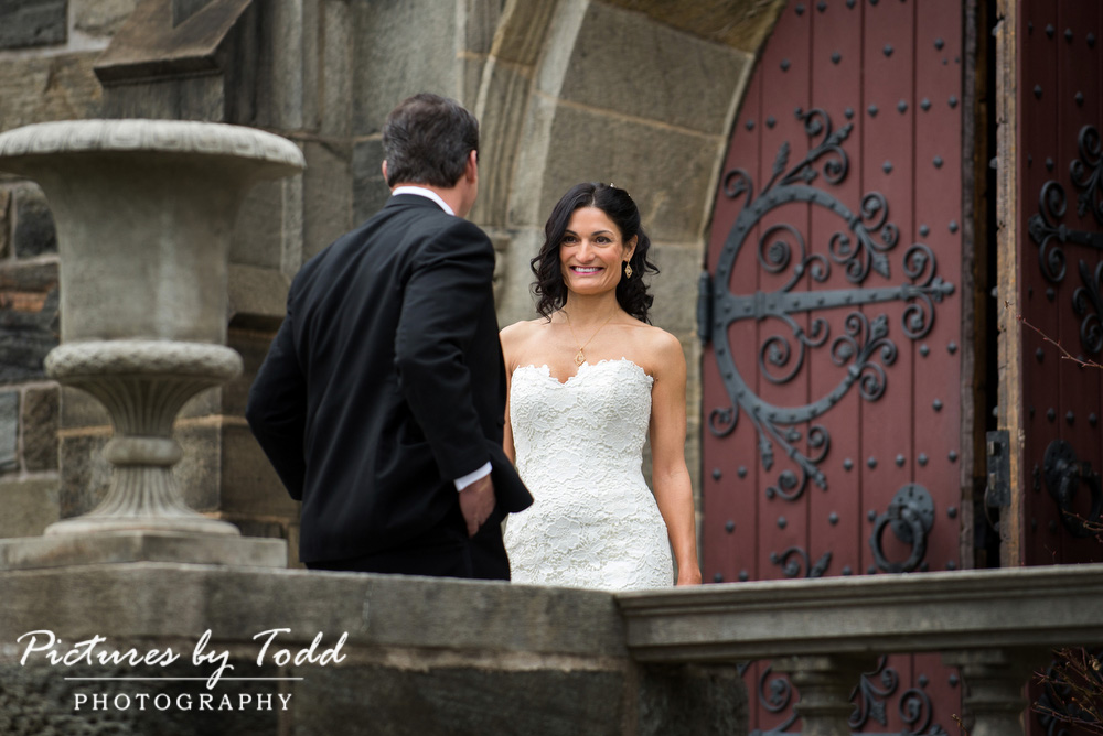 Merion-Tribute-House-Wedding-Photos-First-Glance-Outside