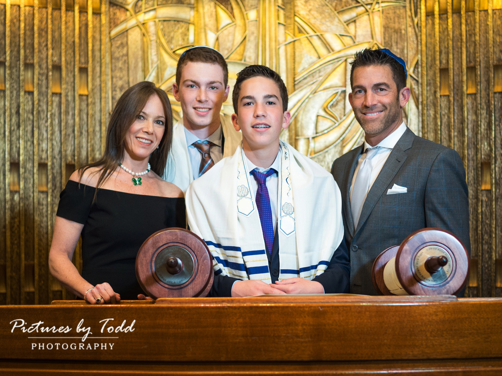 Temple-Har-Zion-Penn-Valley-Mitzvah-Photos-Family