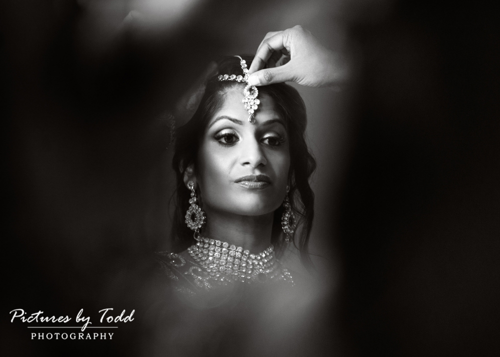 Black-white-moments-Hindu-wedding-ideas-Philadelphia-Photographer