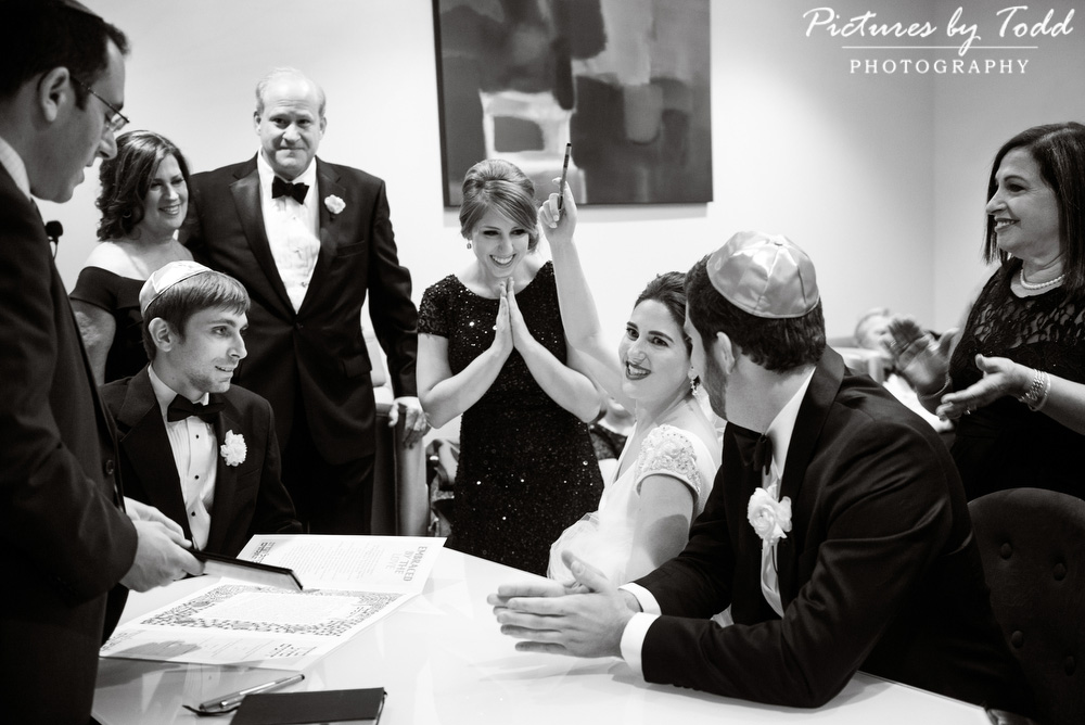 candid-black-and-white-bride-moment-photography