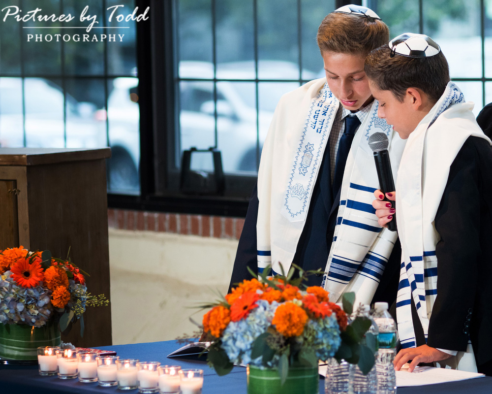 moulin-at-sherman-mills-bnai-mitzvah-brothers-ceremony-special-moment