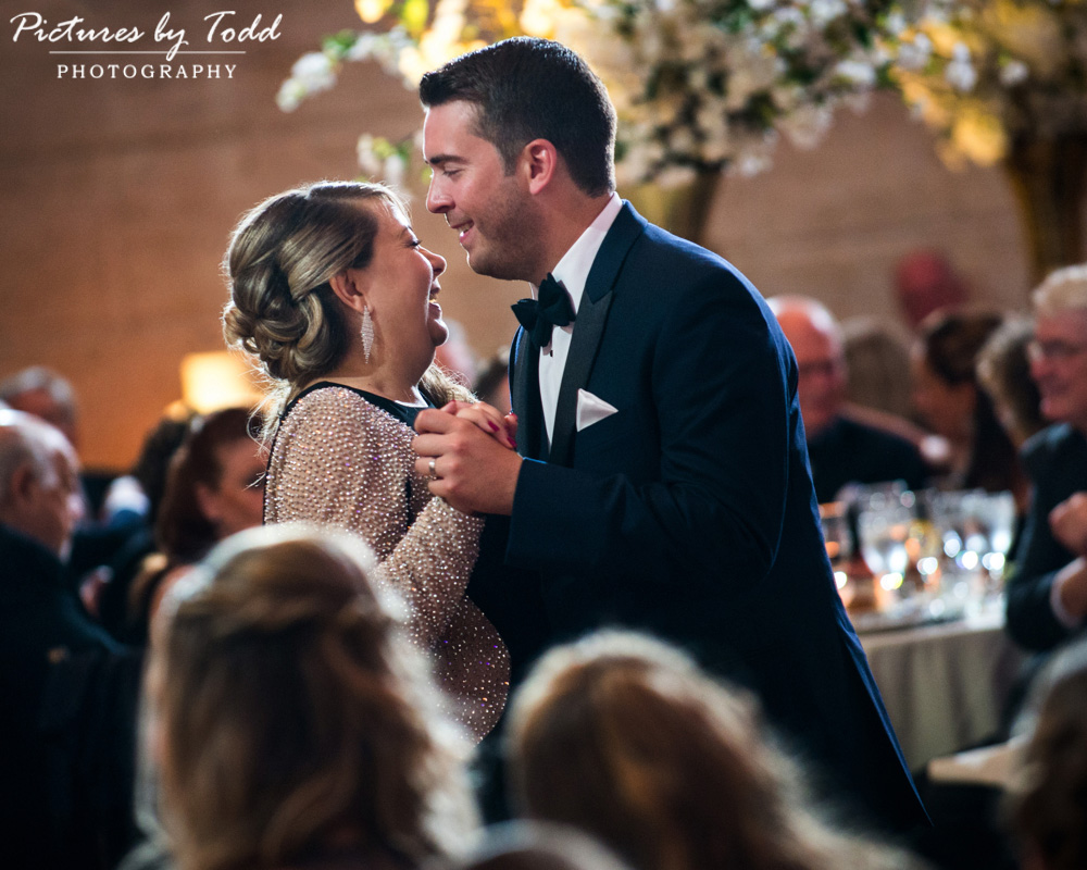 union-trust-finley-catering-wedding-candid-moments-dance