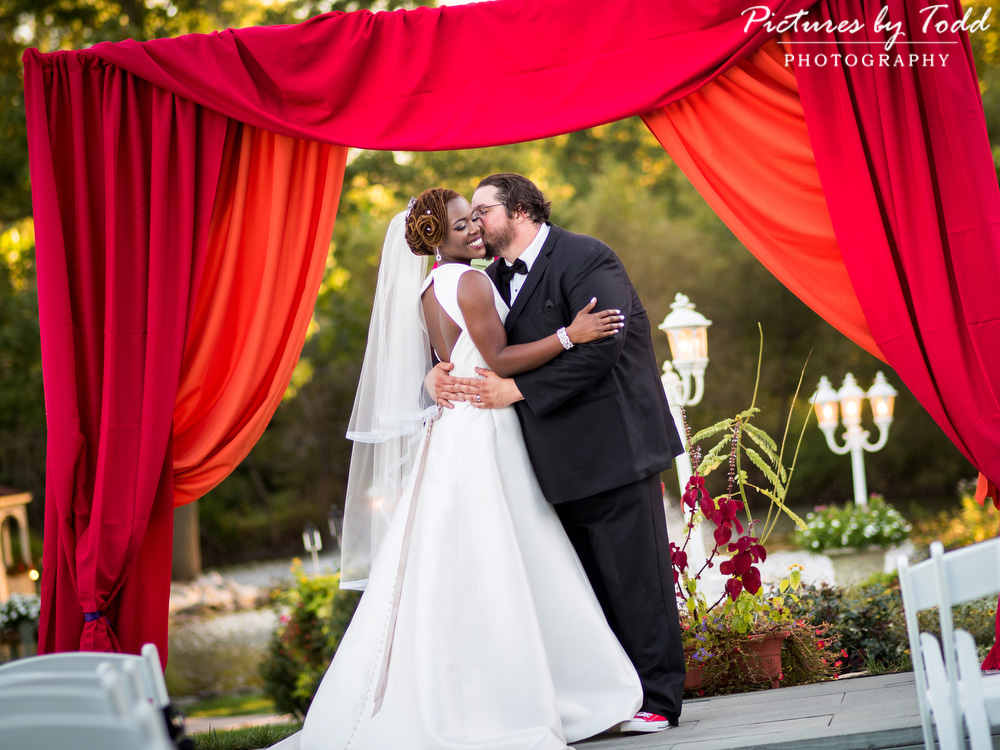 bride-and-groom-sweet-moment-outdoor-manor-house-philadelphia-red-love