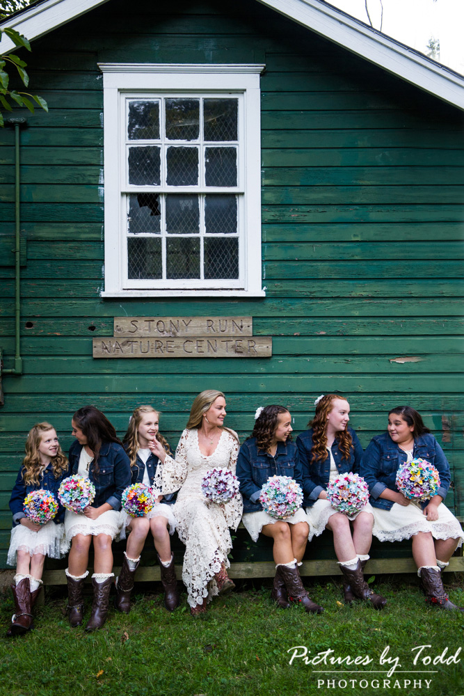 associate-wedding-rustic-country-bellevue-state-park-bridesmaids-young-cute