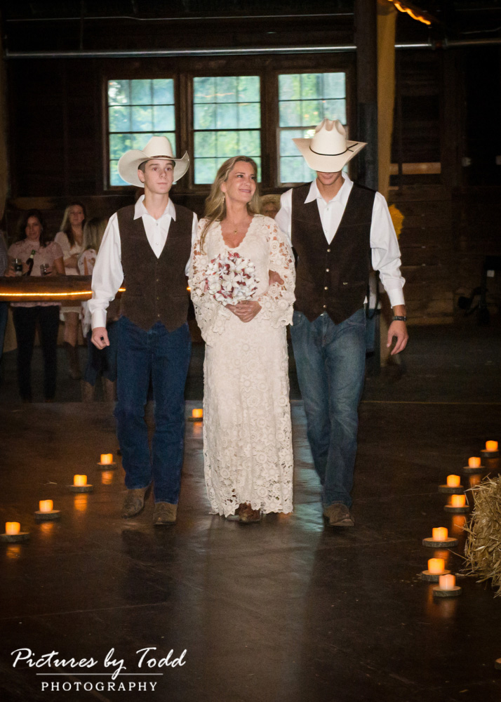 associate-wedding-rustic-country-bellevue-state-park-ceremony-candle-light