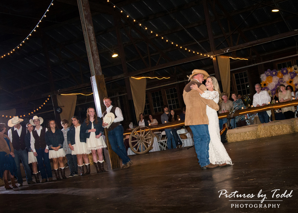 associate-wedding-rustic-country-bellevue-state-park-first-dance-delaware