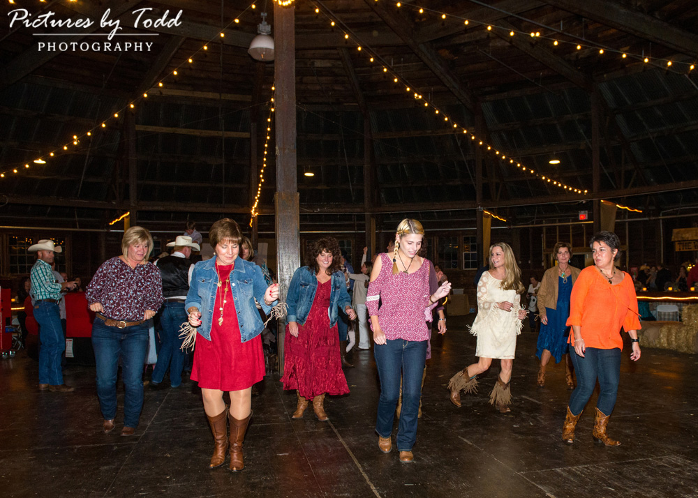 associate-wedding-rustic-country-bellevue-state-park-hoe-down-dancing