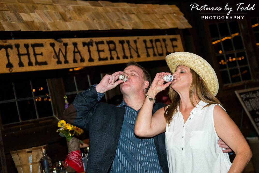 associate-wedding-rustic-country-bellevue-state-park-waterin-hole-moon-shine