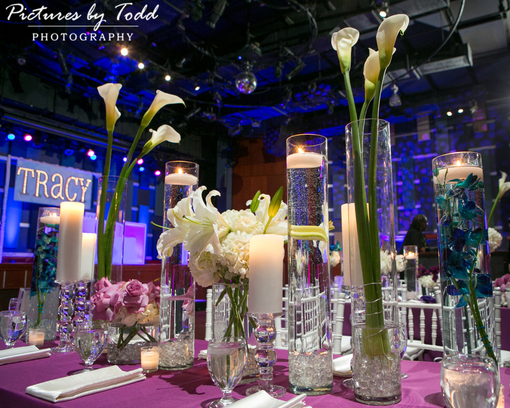 associate-photographer-pictures-by-todd-world-cafe-live-philadelphia-exceptional-events-stacey-kesselman-table-flowers