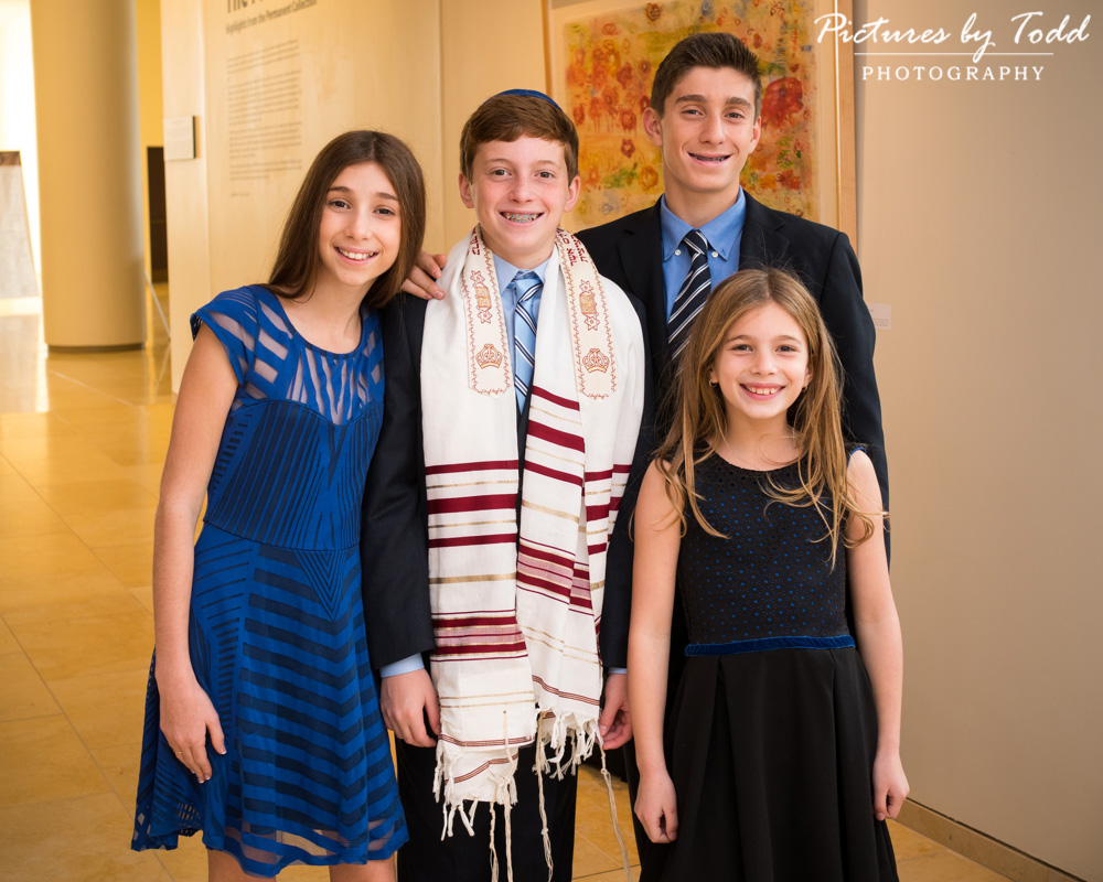 rodeph-salom-bar-mitzvah-special-moment-friends-family