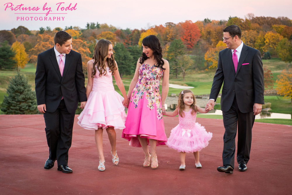 bat-mitzvah-outdoor-portrait-fall-colors-smile-family-together